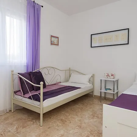 Flora Apartment Brodarica (Sibenik-Knin)