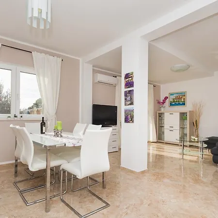 Flora Apartment Brodarica (Sibenik-Knin)